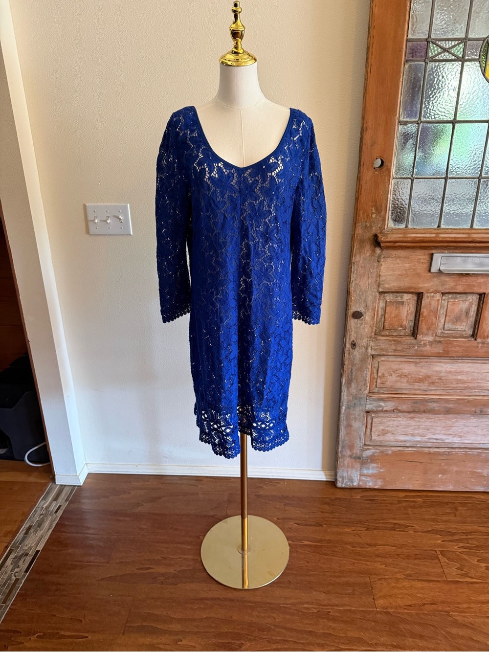 Lace Scoop-Neck Midi Dress in Royal Blue